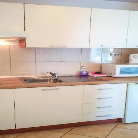 - Comfort One Bedroom T C3 Lumbarda