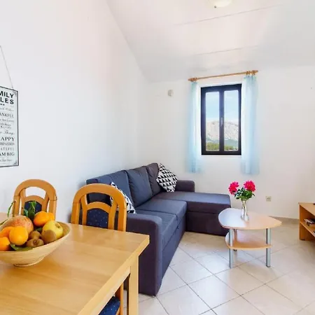 - Comfort One Bedroom T C3 Lumbarda