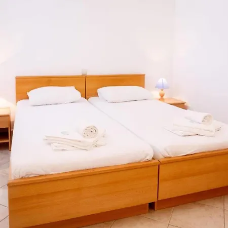 - Comfort One Bedroom T C3 Lumbarda
