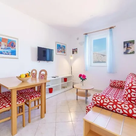 - Comfort One Bedroom T C3 *