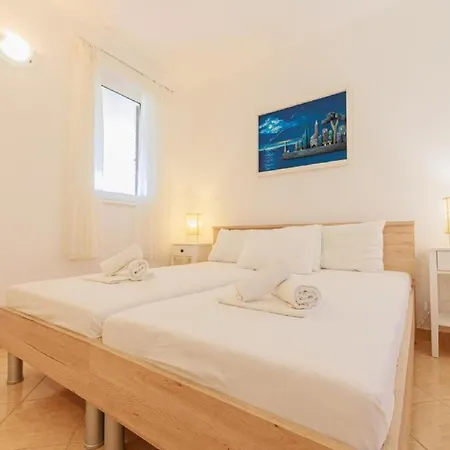 - Comfort One Bedroom T C3 * Lumbarda